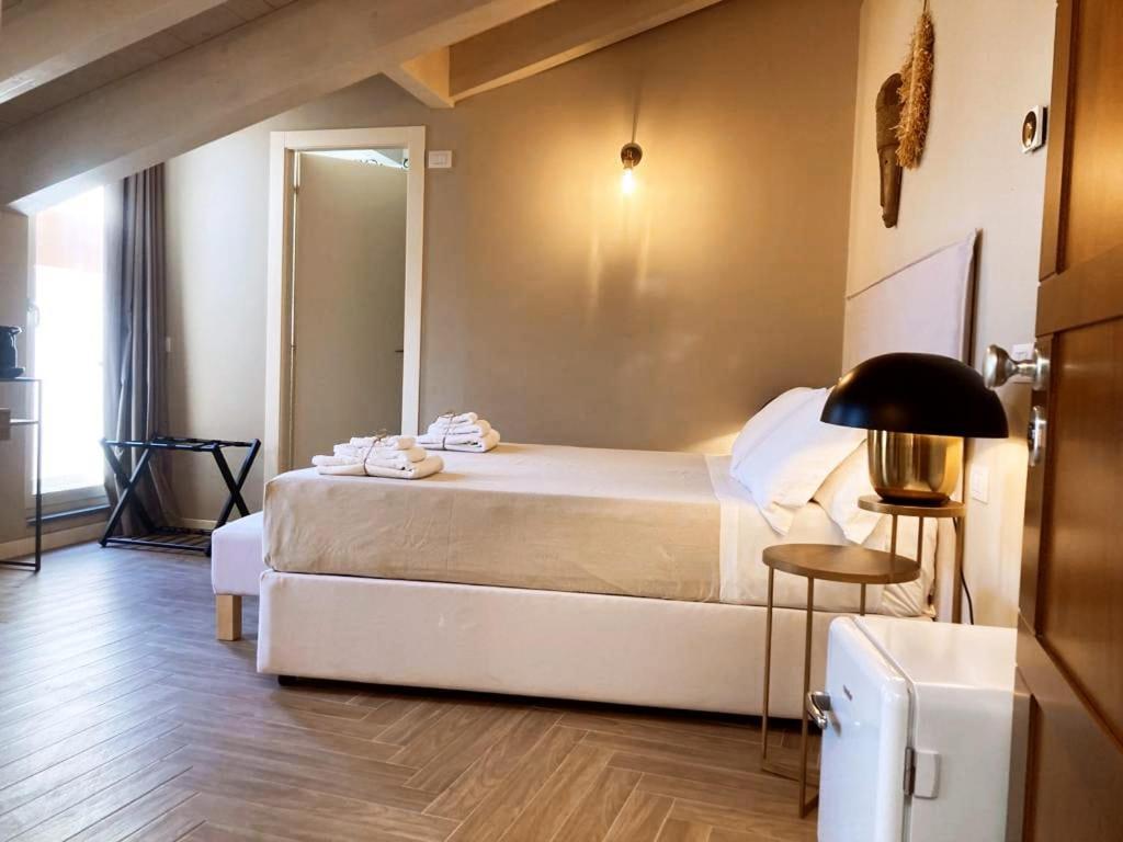 Gatto Bianco Rooms 42 Bergamo Exteriör bild